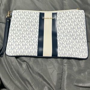 Michael Kors wristlet large jet set